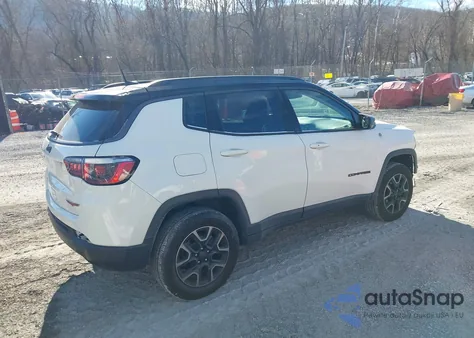 2019 Jeep Compass Trailhawk 4X4 from USA, damaged, VIN 3C4NJDDB1KT752897